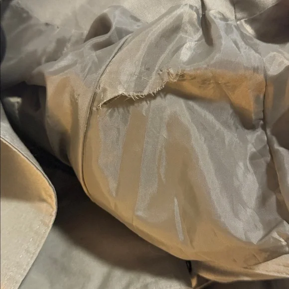 Classic Tan Trench Coat - Picture 3 of 3